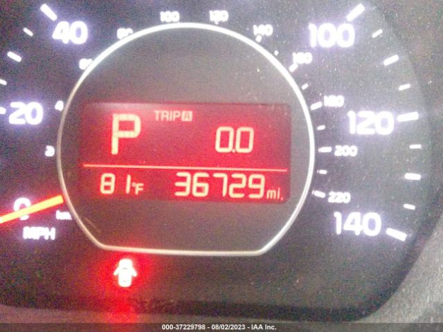KNDJN2A2XJ7561803 KIA Soul Base