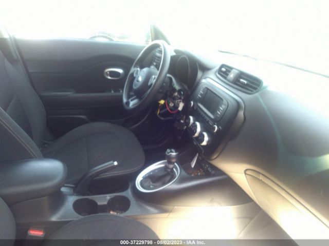 KNDJN2A2XJ7561803 KIA Soul Base