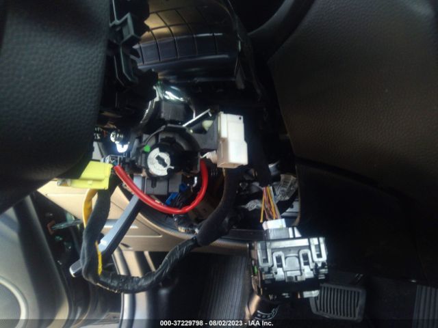 KNDJN2A2XJ7561803 KIA Soul Base