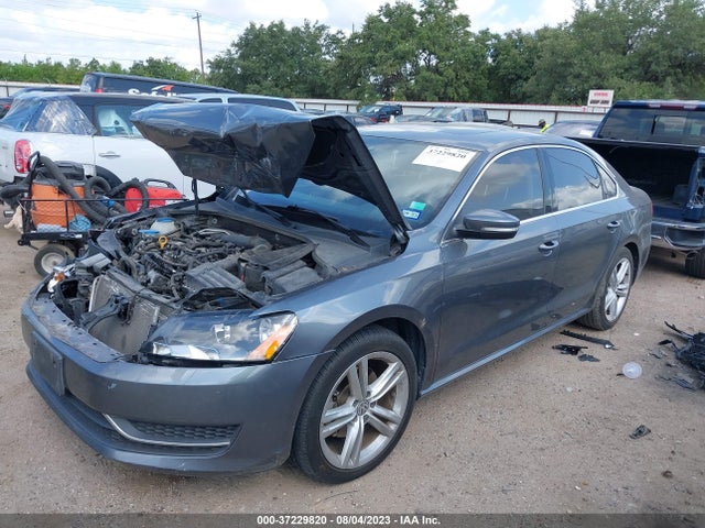 1VWBS7A39EC121102 Volkswagen Passat Se W/sunroof & Nav