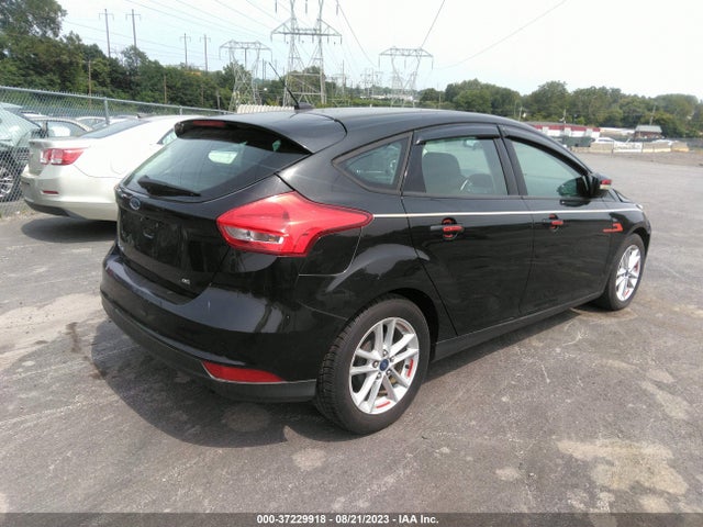 Ford FOCUS SE 2015 1FADP3K23FL282225 Image 4