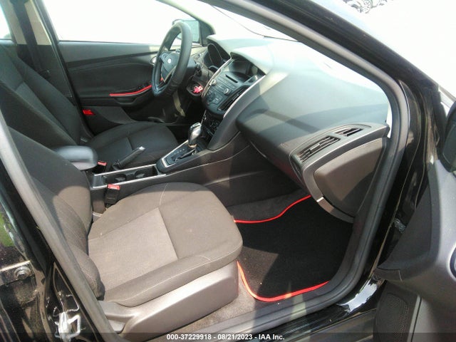 Ford FOCUS SE 2015 1FADP3K23FL282225 Image 5