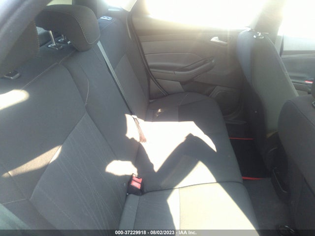 Ford FOCUS SE 2015 1FADP3K23FL282225 Image 8
