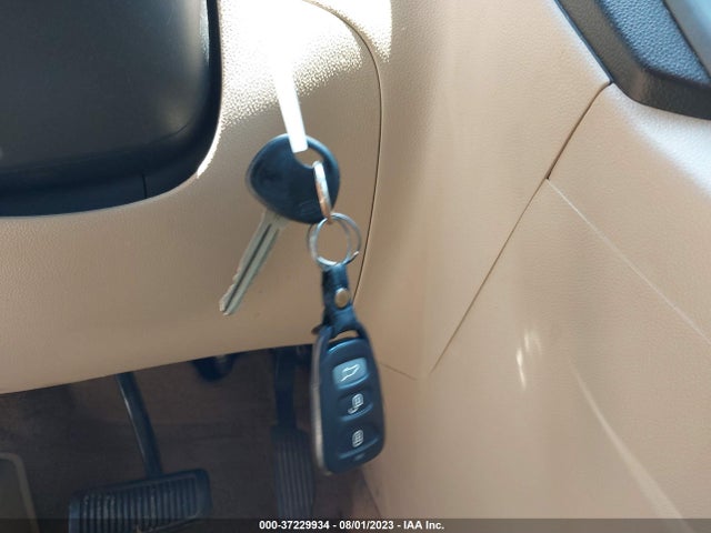 2007 KIA RONDO LX VIN: KNAFG526477044893