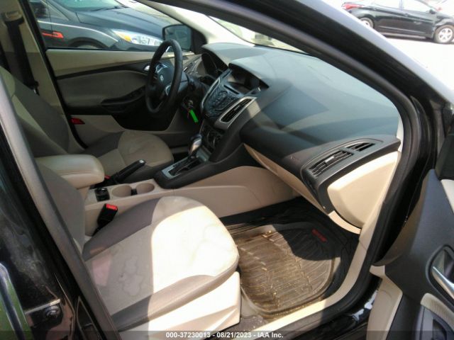 1FADP3K29EL460444 Ford FOCUS SE