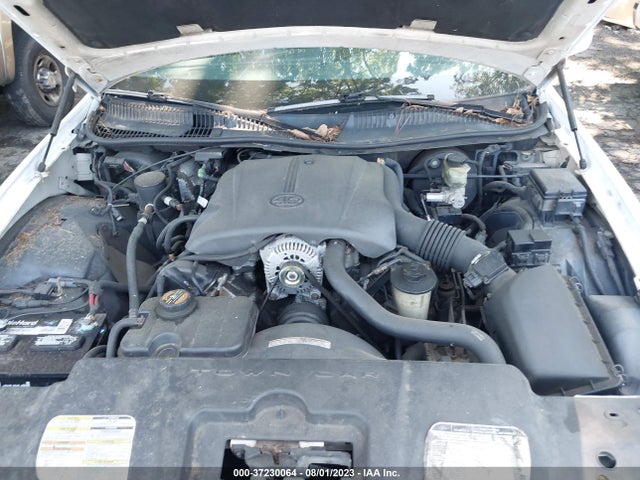 1999 LINCOLN TOWN CAR SIGNATURE VIN: 1LNHM82W4XY613589