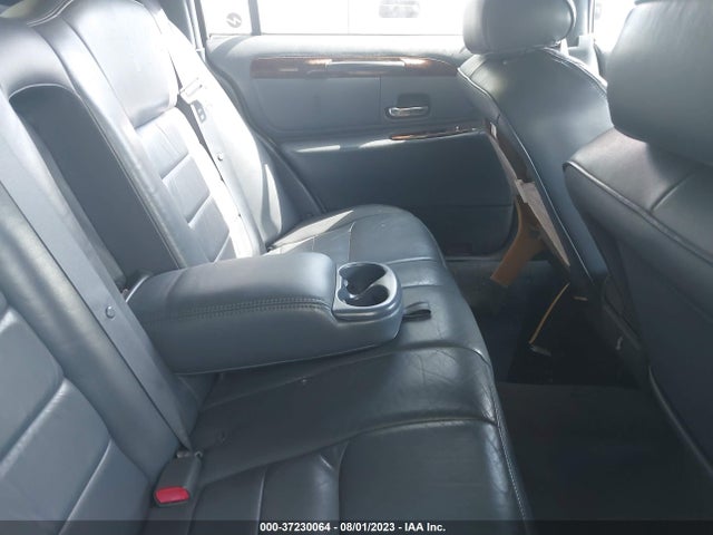 1999 LINCOLN TOWN CAR SIGNATURE VIN: 1LNHM82W4XY613589