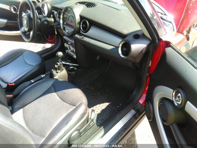 2007 MINI COOPER HARDTOP VIN: WMWMF335X7TT55854