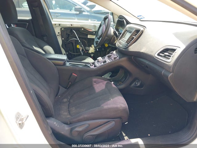 Chrysler 200 Limited 2016 1C3CCCAB6GN123714 Image 5
