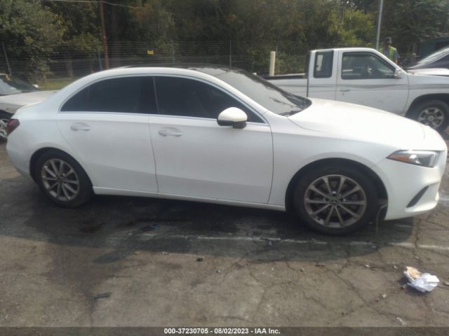 WDD3G4EBXKW001642 Mercedes-Benz A-class A 220