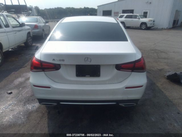 WDD3G4EBXKW001642 Mercedes-Benz A-class A 220