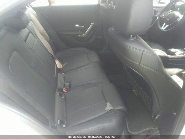 WDD3G4EBXKW001642 Mercedes-Benz A-class A 220