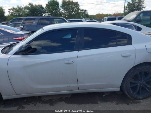 2C3CDXBG2JH143957 Dodge Charger Sxt