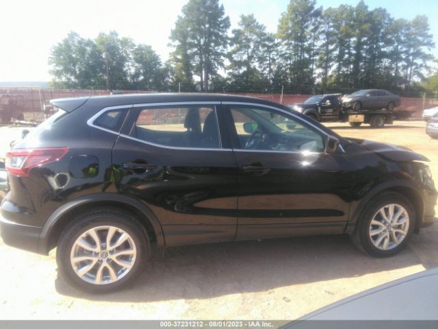 JN1BJ1AW8MW420576 Nissan Rogue Sport S