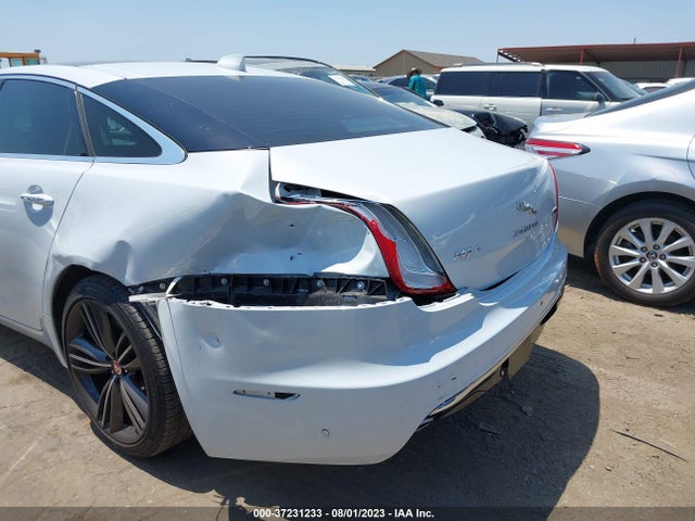 2019 JAGUAR XJ SAJWA2GE7KMW22256 Photo 5
