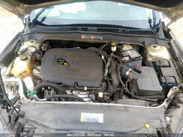 3FA6P0HDXHR264261 Ford FUSION SE