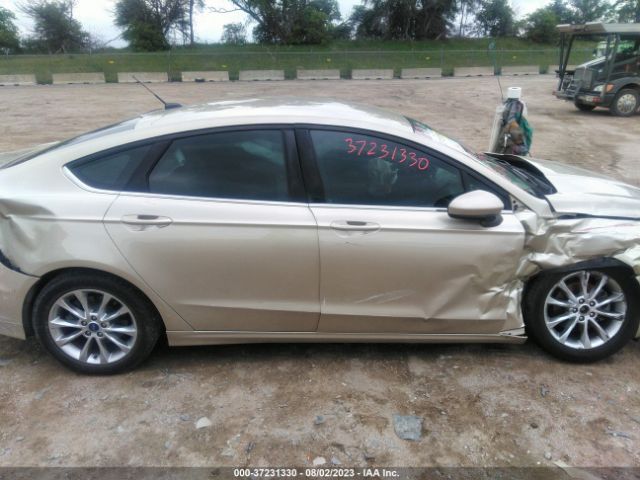 3FA6P0HDXHR264261 Ford FUSION SE