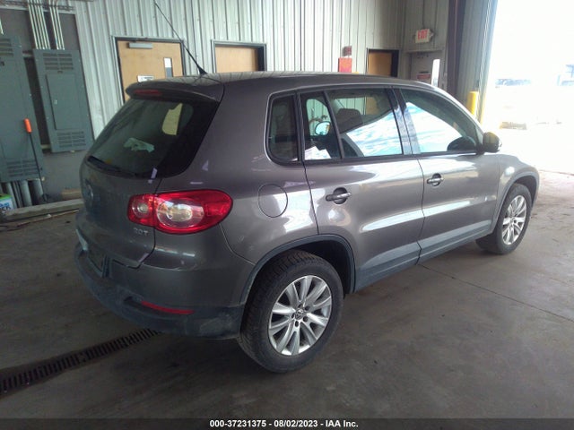 2010 VOLKSWAGEN TIGUAN S VIN: WVGAV7AX6AW513810