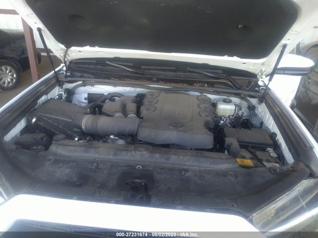 Toyota 4RUNNER SR5 2018 JTEBU5JR4J5505692 Image 16