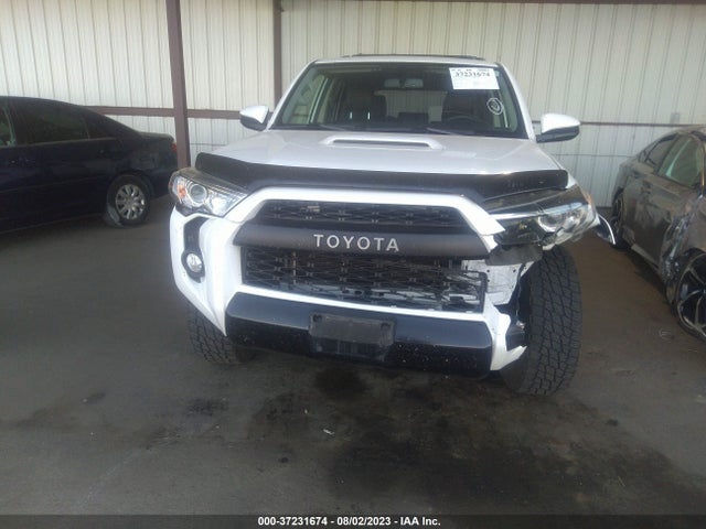 Toyota 4RUNNER SR5 2018 JTEBU5JR4J5505692 Image 4