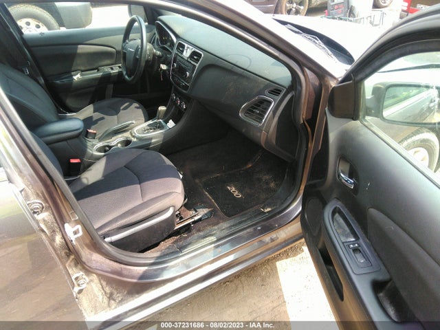 Chrysler 200 LX 2014 1C3CCBAG0EN195012 Image 5