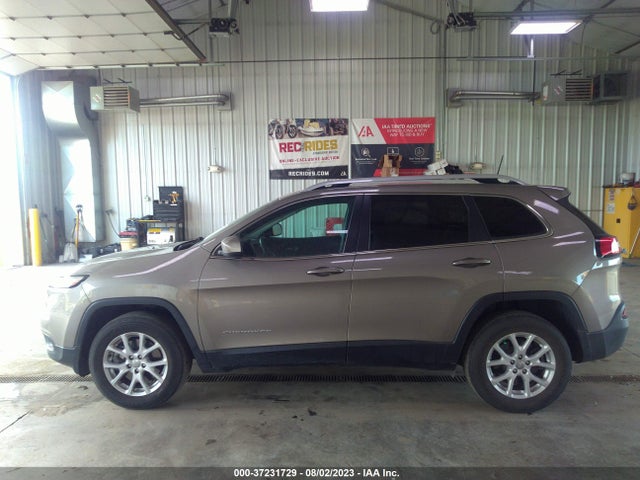 1C4PJMCB9HW565615 Jeep Cherokee Latitude 4x4