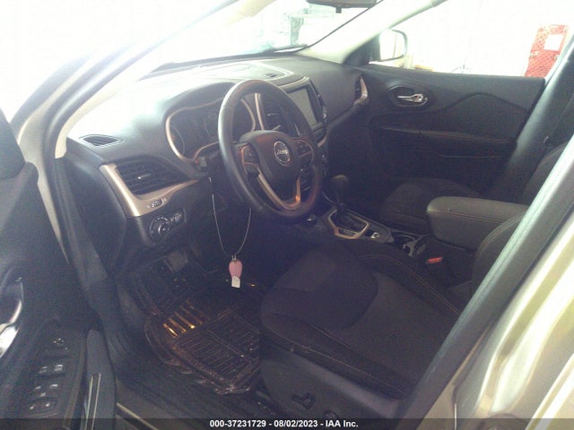1C4PJMCB9HW565615 Jeep Cherokee Latitude 4x4