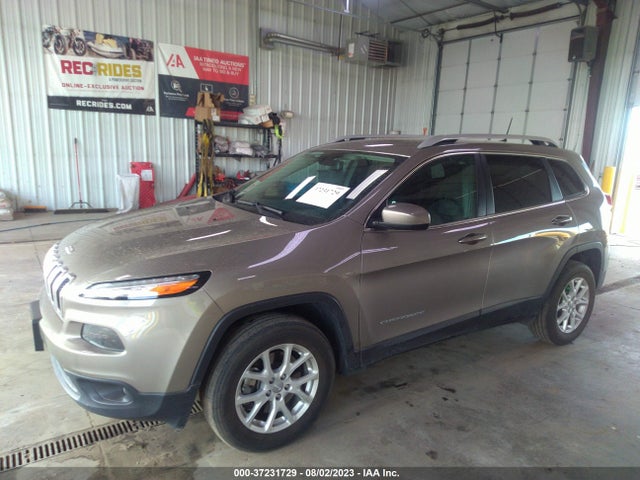 1C4PJMCB9HW565615 Jeep Cherokee Latitude 4x4