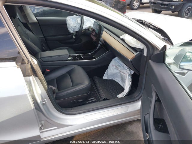 2018 Tesla 3, VIN: 5YJ3E1EA1JF016605
