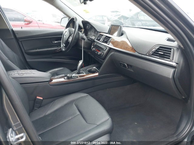 WBA3B1G55ENS78110 BMW 3 Series 320i