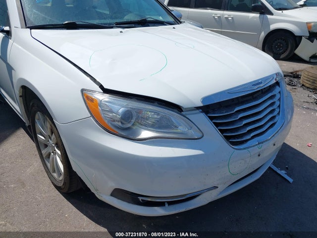 Chrysler 200 Limited 2014 1C3CCBCG6EN198607 Image 6