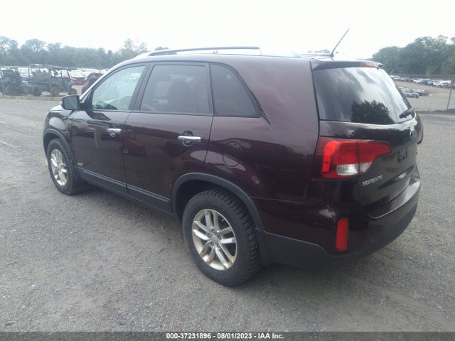 2015 KIA SORENTO LX VIN: 5XYKTDA67FG637318