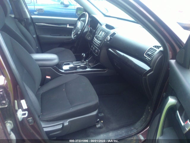 2015 KIA SORENTO LX VIN: 5XYKTDA67FG637318