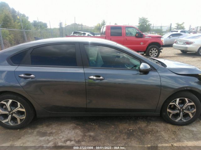 3KPF24AD8ME388556 KIA Forte Lxs
