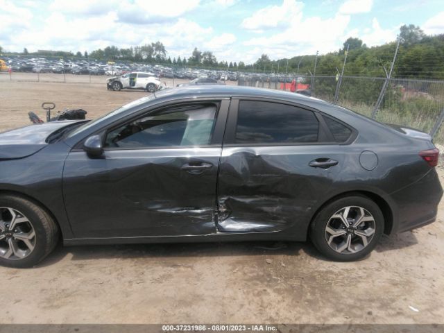 3KPF24AD8ME388556 KIA Forte Lxs