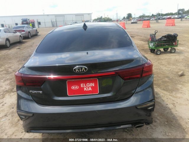 3KPF24AD8ME388556 KIA Forte Lxs