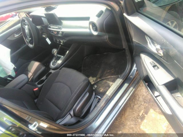 3KPF24AD8ME388556 KIA Forte Lxs