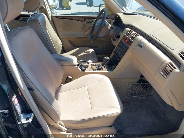 2000 MERCEDES-BENZ E-CLASS VIN: WDBJF65J9YB105819