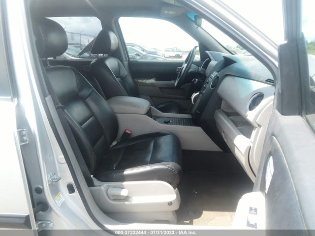 2009 HONDA PILOT LX VIN: 5FNYF48299B055575