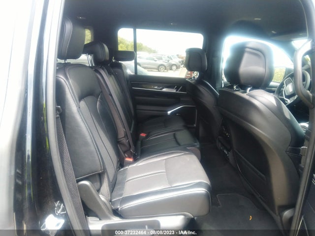 1C4SJVDT4NS231227 Jeep Wagoneer Series Iii