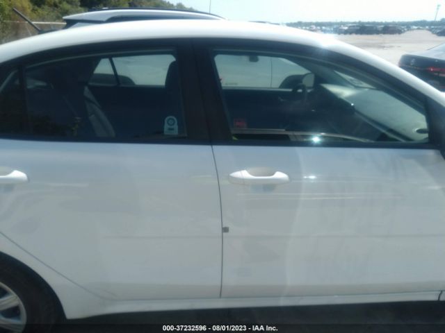 3KPA24AD1ME365016 KIA RIO S
