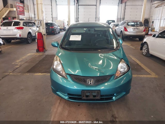 2013 HONDA FIT VIN: JHMGE8H34DC011874