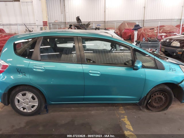 2013 HONDA FIT VIN: JHMGE8H34DC011874