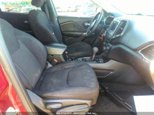 1C4PJLCB0KD331716 Jeep Cherokee Latitude