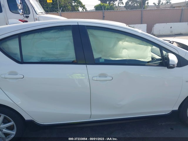 2017 Toyota Prius, VIN: JTDKDTB38H1591562