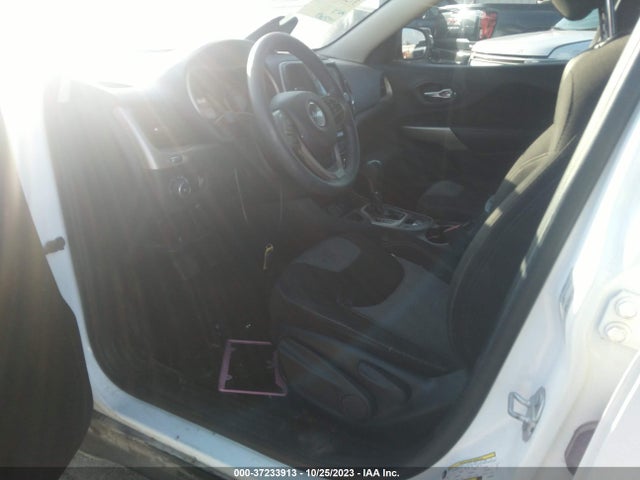 1C4PJLCB4JD503387 Jeep Cherokee Latitude