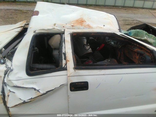 2001 CHEVROLET S-10 LS VIN: 1GCCS19W918220146