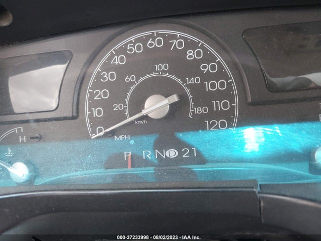 2005 LINCOLN TOWN CAR SIGNATURE LIMITED VIN: 1LNHM82W05Y629284