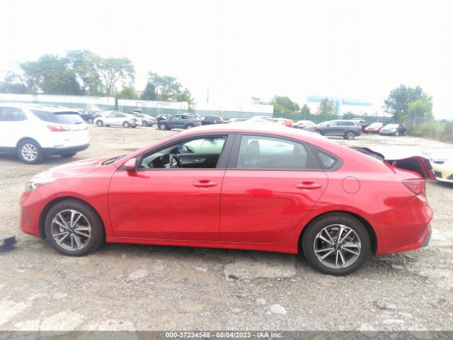 3KPF24AD1PE600928 KIA Forte Lxs