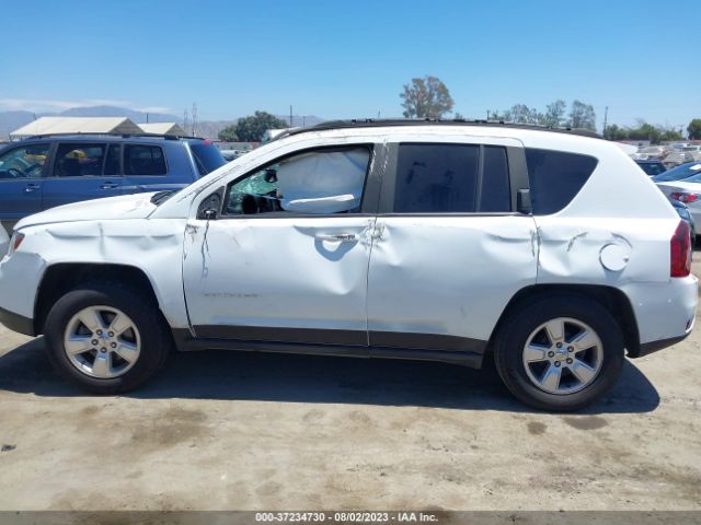 1C4NJCEAXGD692986 Jeep Compass Latitude
